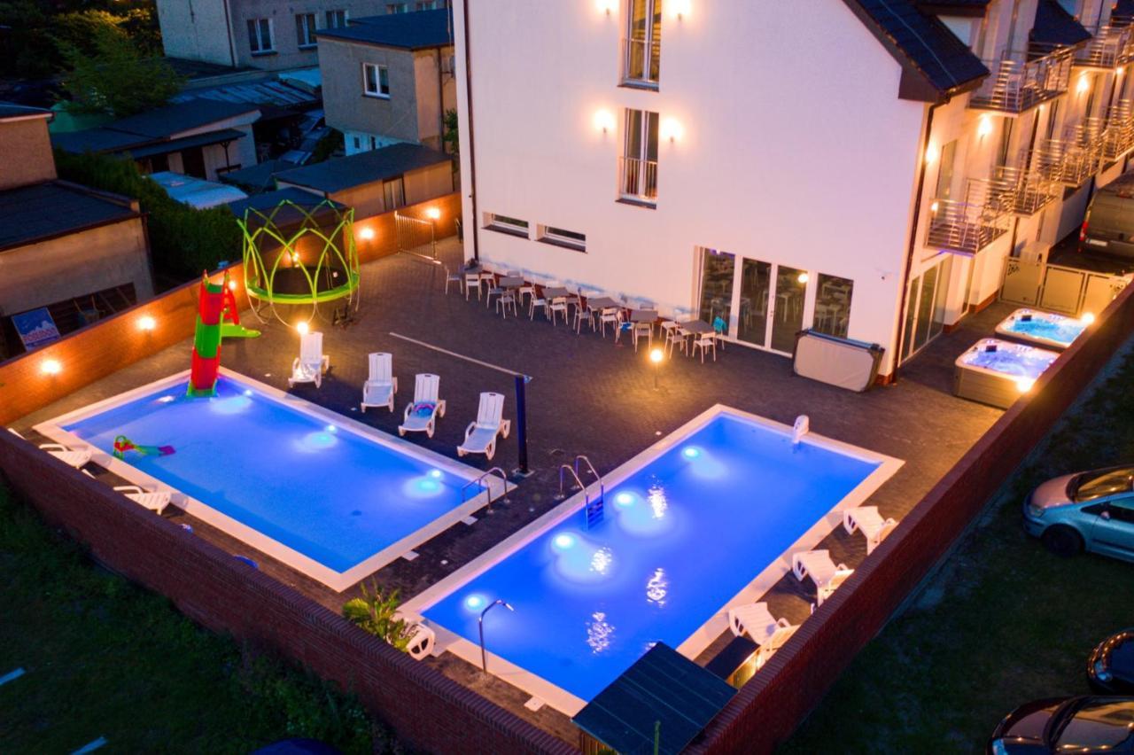 Pod Winogronem - Apartamenty Z Basenem I Wyzywieniem Pobierowo Esterno foto