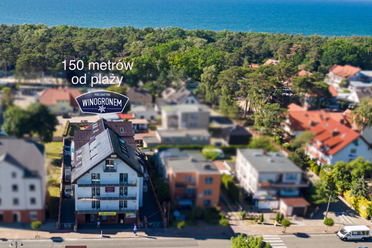Pod Winogronem - Apartamenty Z Basenem I Wyzywieniem Pobierowo Esterno foto