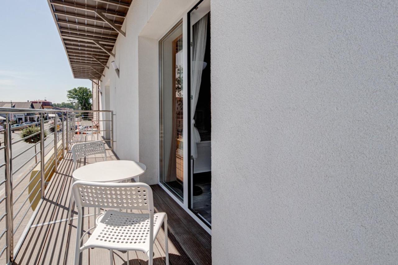 Pod Winogronem - Apartamenty Z Basenem I Wyzywieniem Pobierowo Esterno foto