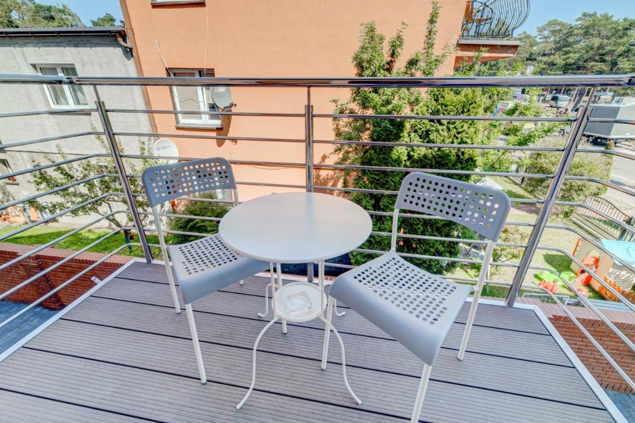 Pod Winogronem - Apartamenty Z Basenem I Wyzywieniem Pobierowo Esterno foto