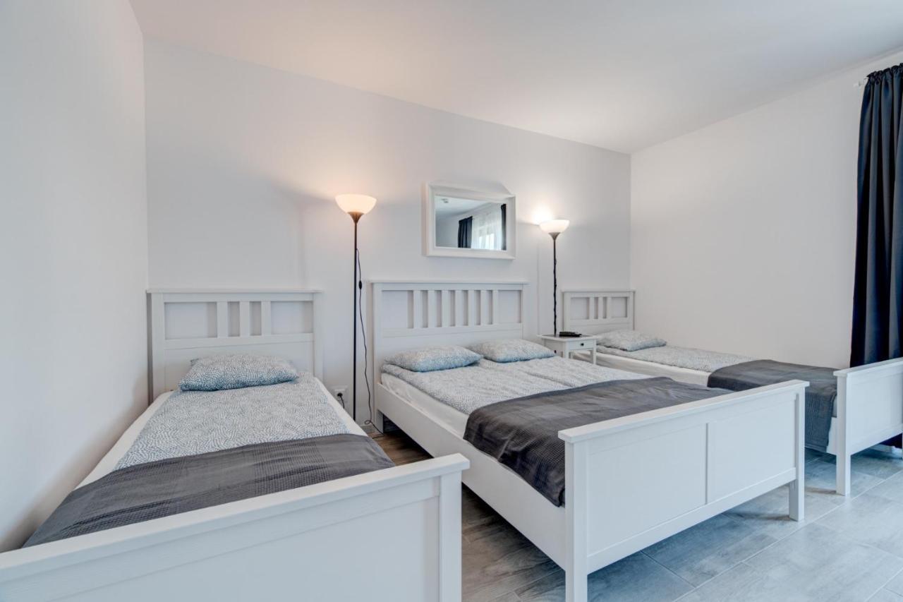 Pod Winogronem - Apartamenty Z Basenem I Wyzywieniem Pobierowo Esterno foto