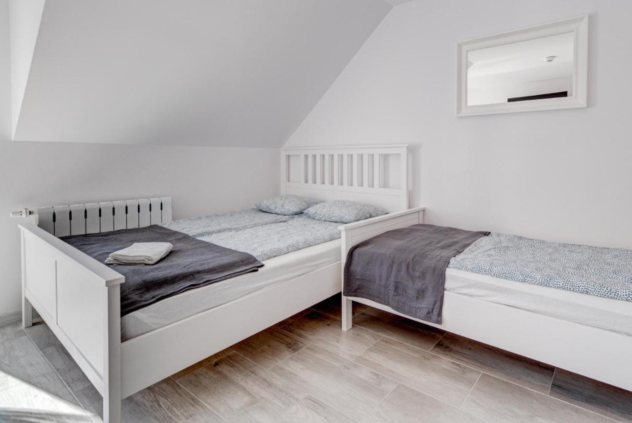 Pod Winogronem - Apartamenty Z Basenem I Wyzywieniem Pobierowo Esterno foto