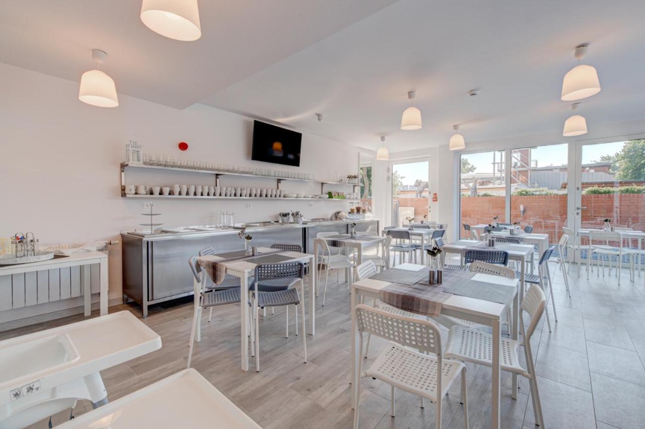 Pod Winogronem - Apartamenty Z Basenem I Wyzywieniem Pobierowo Esterno foto