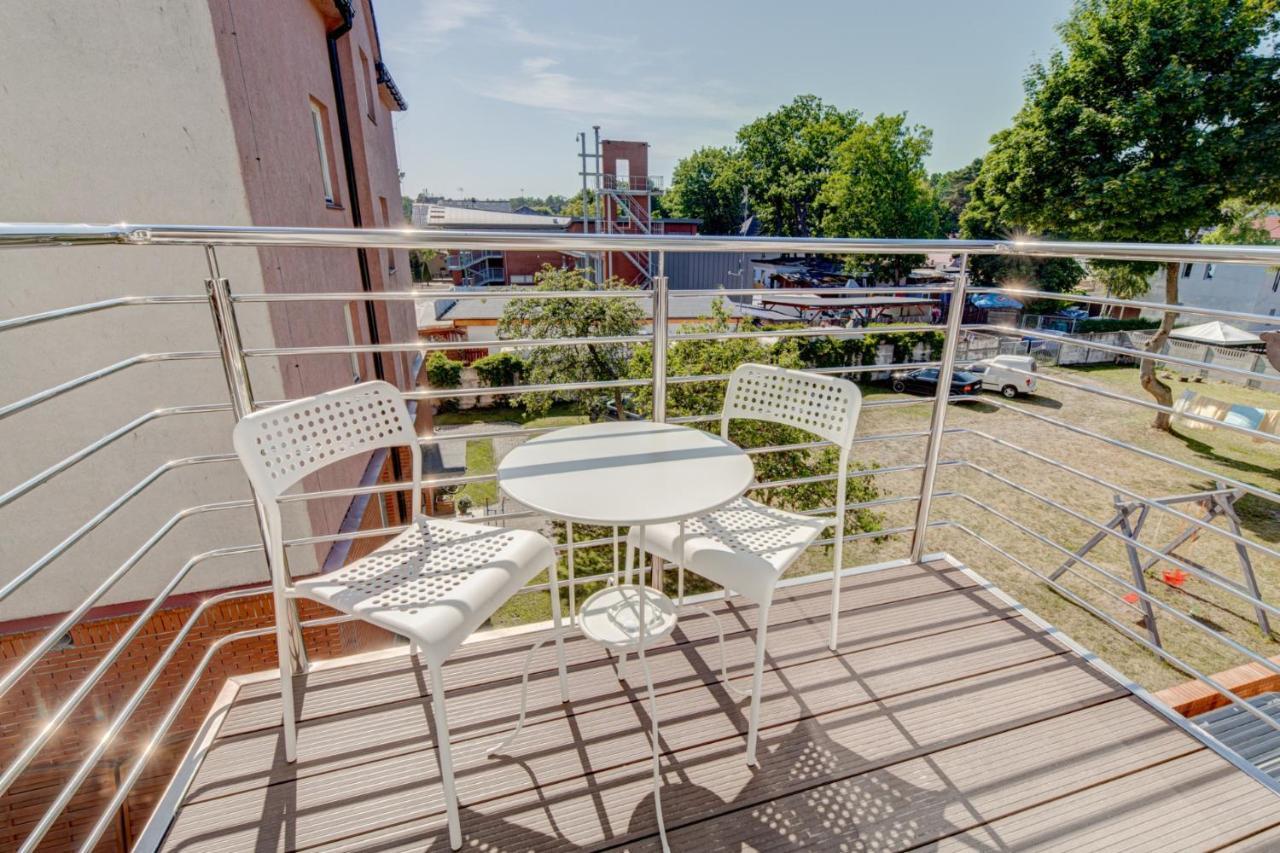 Pod Winogronem - Apartamenty Z Basenem I Wyzywieniem Pobierowo Esterno foto