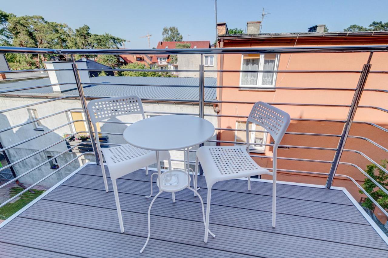 Pod Winogronem - Apartamenty Z Basenem I Wyzywieniem Pobierowo Esterno foto