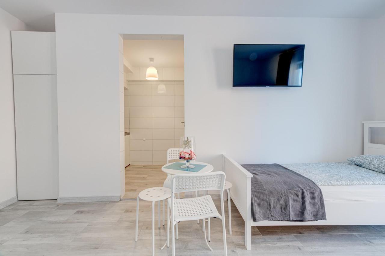 Pod Winogronem - Apartamenty Z Basenem I Wyzywieniem Pobierowo Esterno foto