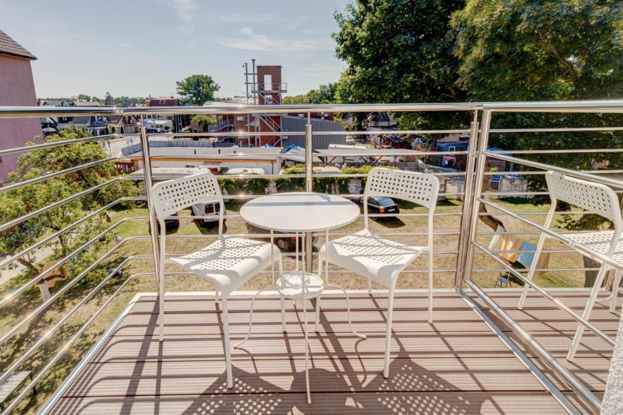 Pod Winogronem - Apartamenty Z Basenem I Wyzywieniem Pobierowo Esterno foto