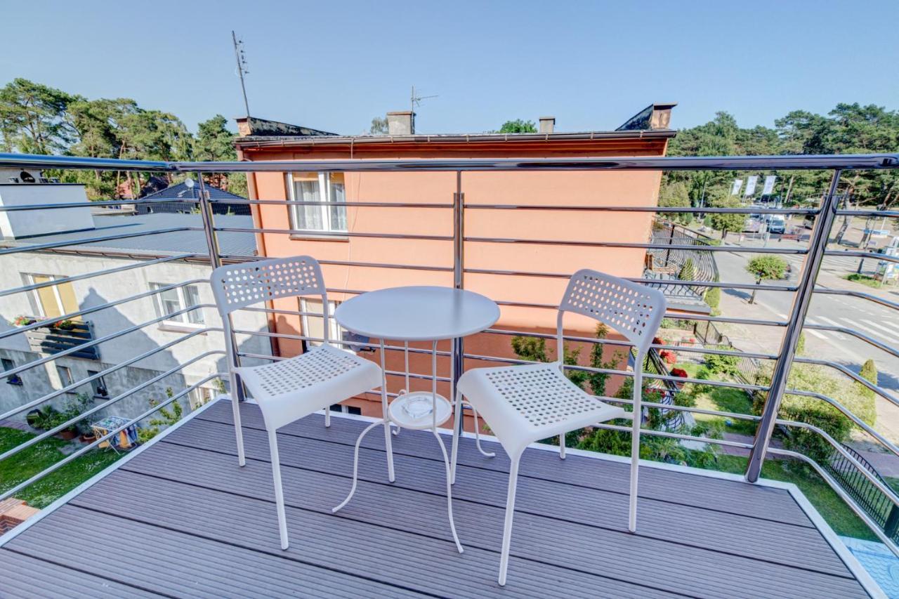 Pod Winogronem - Apartamenty Z Basenem I Wyzywieniem Pobierowo Esterno foto