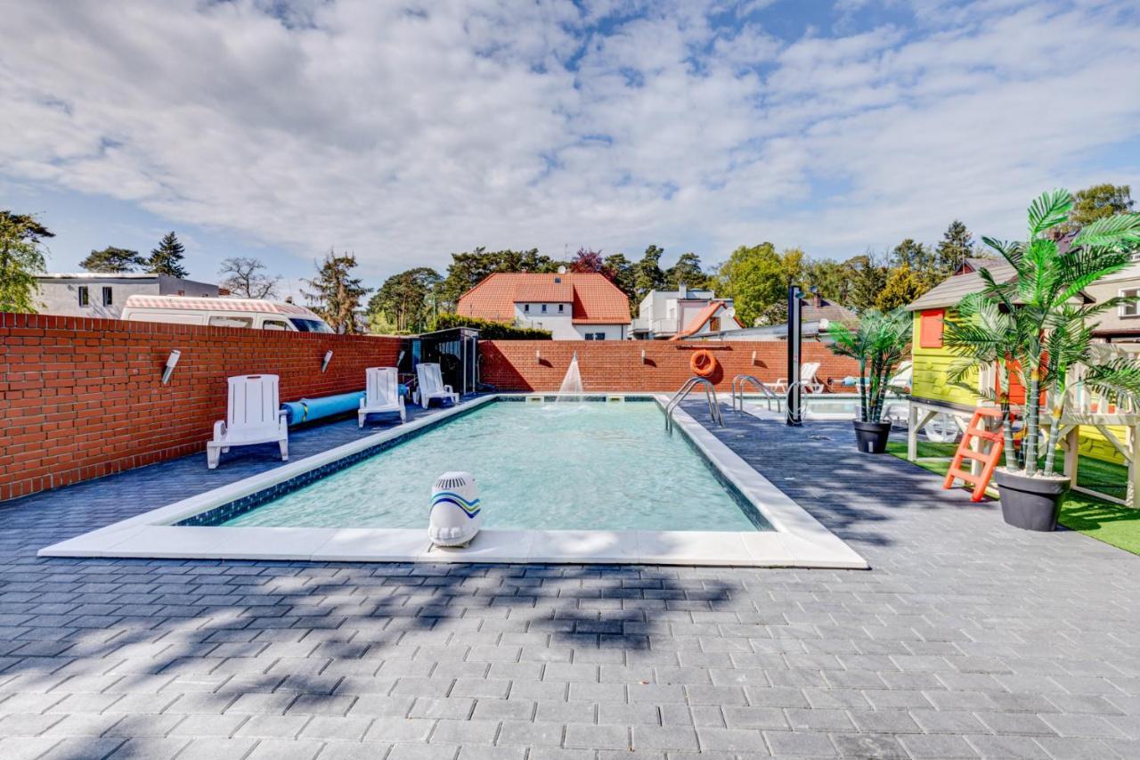 Pod Winogronem - Apartamenty Z Basenem I Wyzywieniem Pobierowo Esterno foto