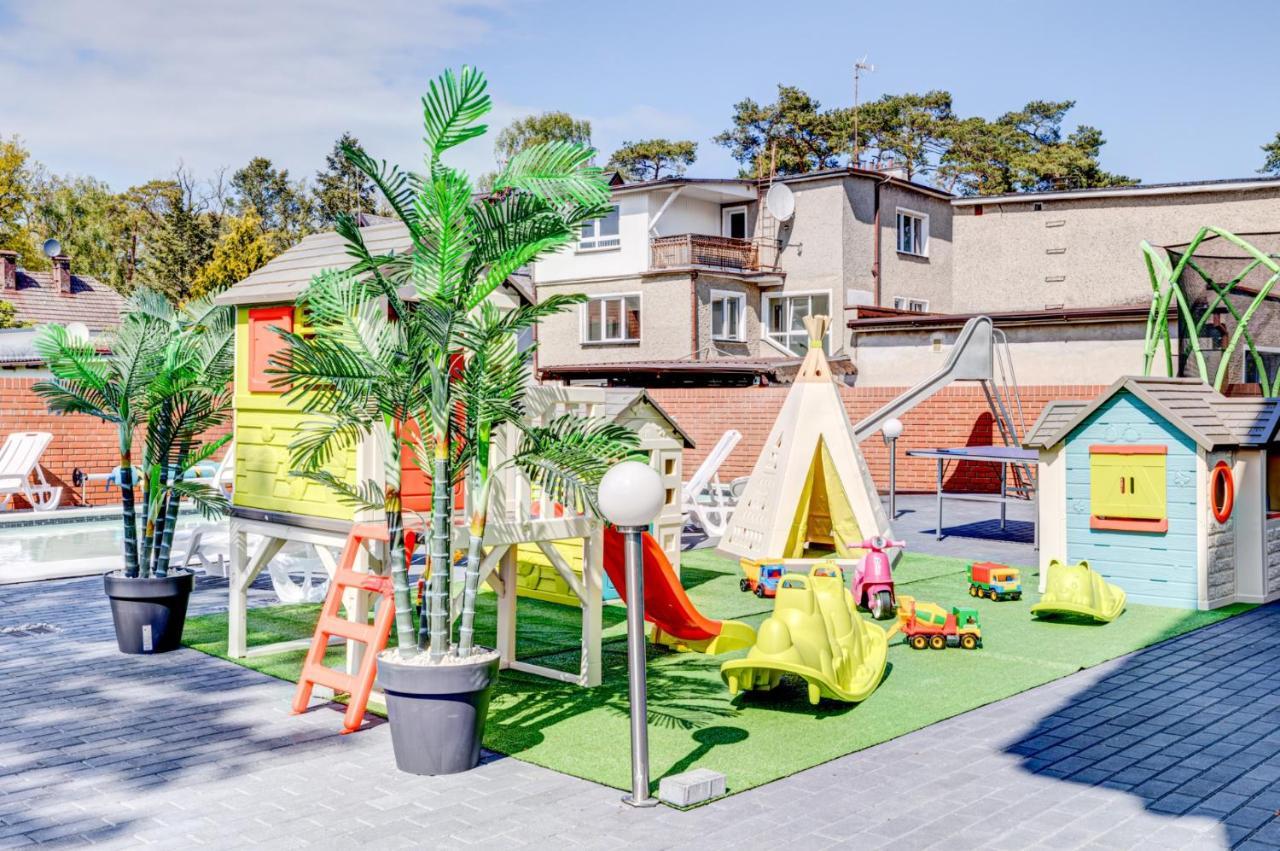 Pod Winogronem - Apartamenty Z Basenem I Wyzywieniem Pobierowo Esterno foto